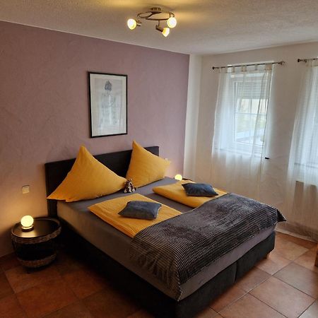 Weingut U. Gaestehaus Becker Platten Dış mekan fotoğraf